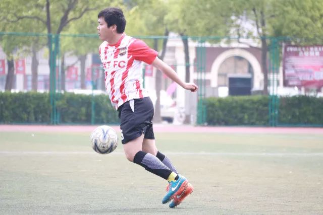 文班亚马33+15马刺险胜篮网 绿军屠奇才5连胜