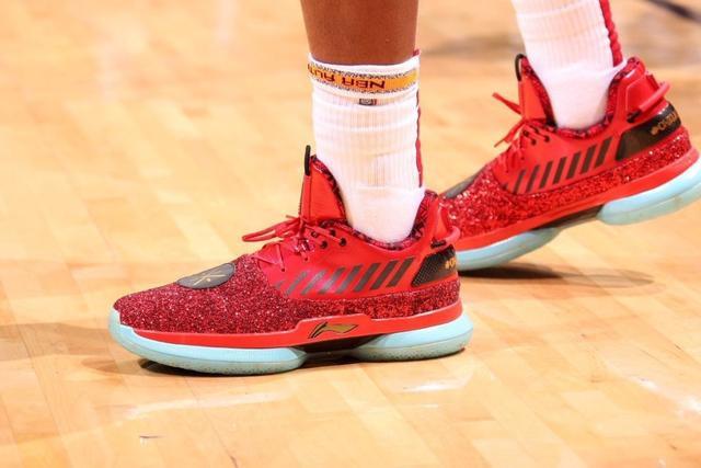 朱俊龙25+9孙铭徽15分广厦胜广州 陈盈骏30+9